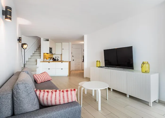 Apartamento Frente Al Canal Con Terraza