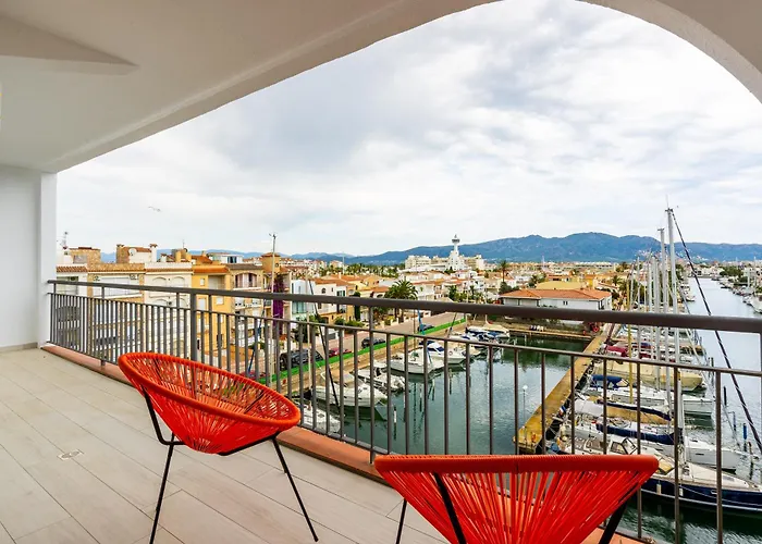 Apartamento Frente Al Canal Con Terraza